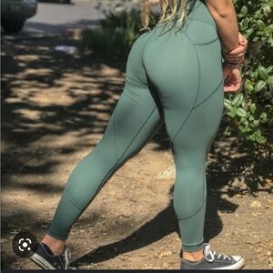 TIL YOU COLLAPSE HEART BOOTY LEGGINGS